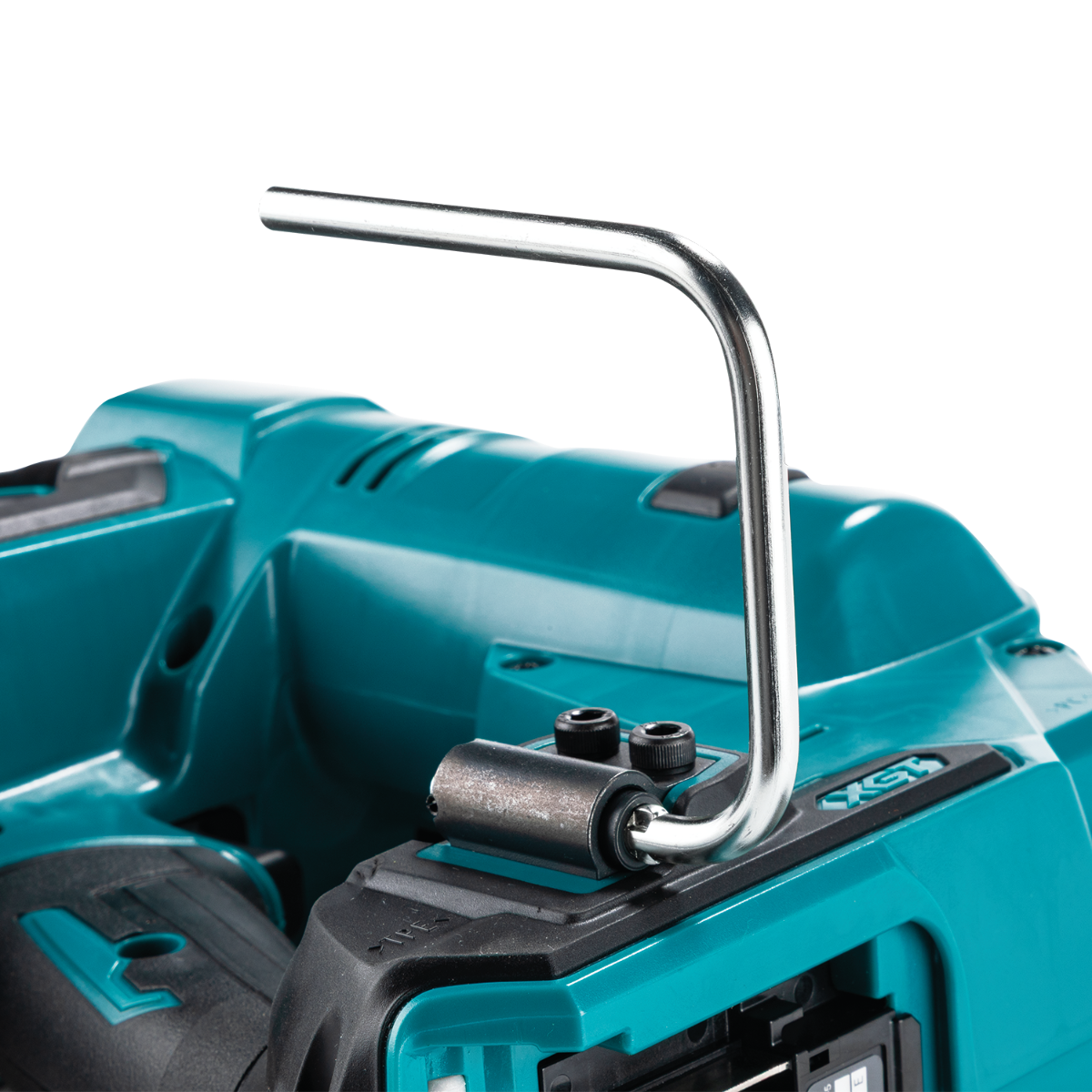Makita GNB02Z 40V Max XGT Brushless 21-Degree Full Round Head Framing Nailer rafter hook open