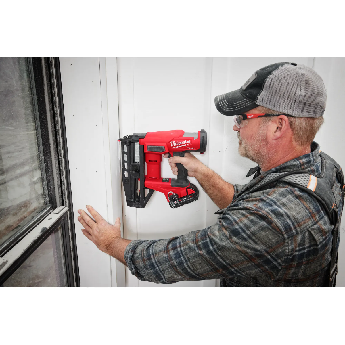Milwaukee 3020-20 M18 Fuel 16 Gauge Straight Finish Nailer w/ Out Battery lifestyle