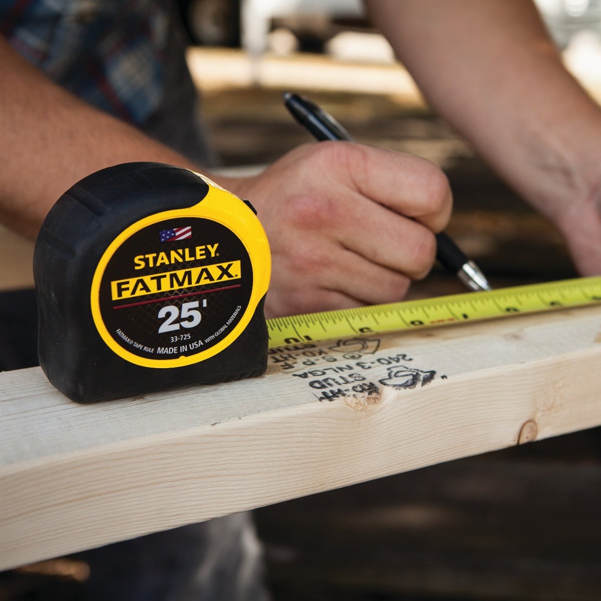STANLEY FATMAX 33-725 25 Ft. Classic Tape Measure use