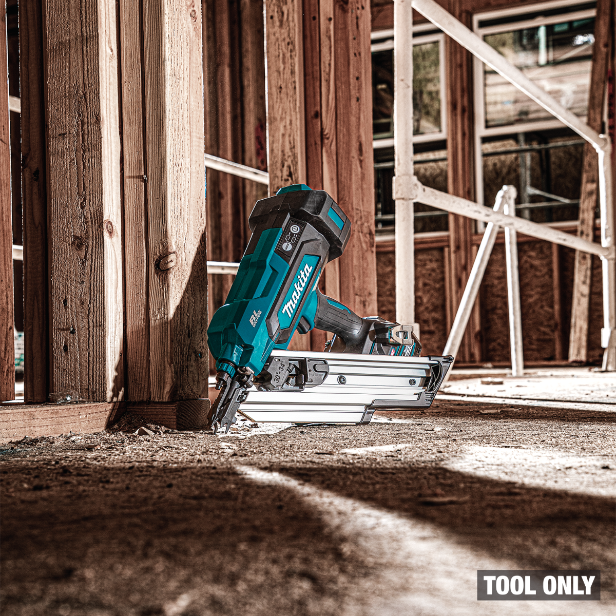 Makita GNB01Z 40V Max XGT Brushless 30-Degree Clipped Head Framing Nailer environmental