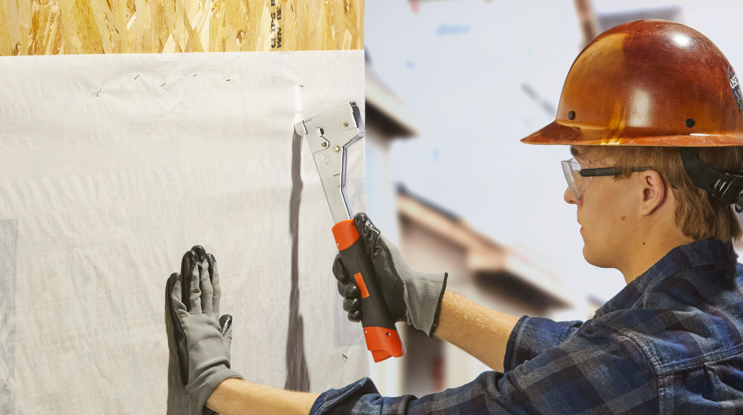 Paslode 516050 PRO-HT Pro Heavy-Duty Hammer Tacker in use