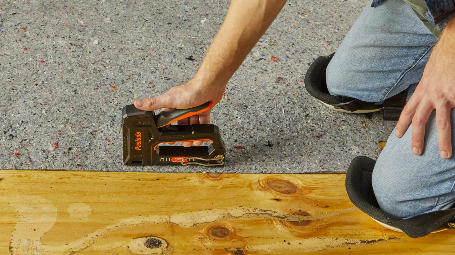 Paslode 516150 5-IN-1 Pro Manual Stapler in use