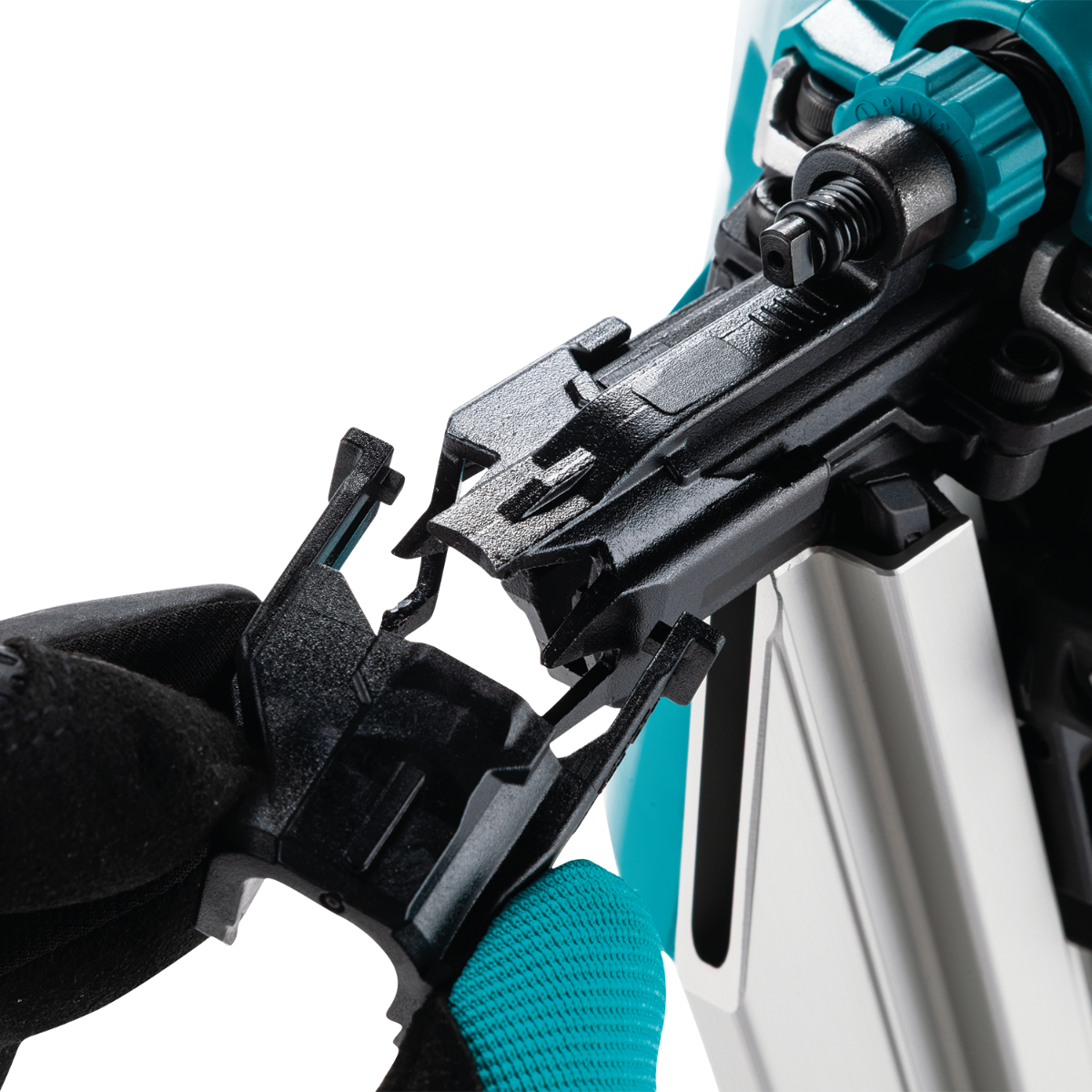 Makita GNB01Z 40V Max XGT Brushless 30-Degree Clipped Head Framing Nailer anti-slip nose