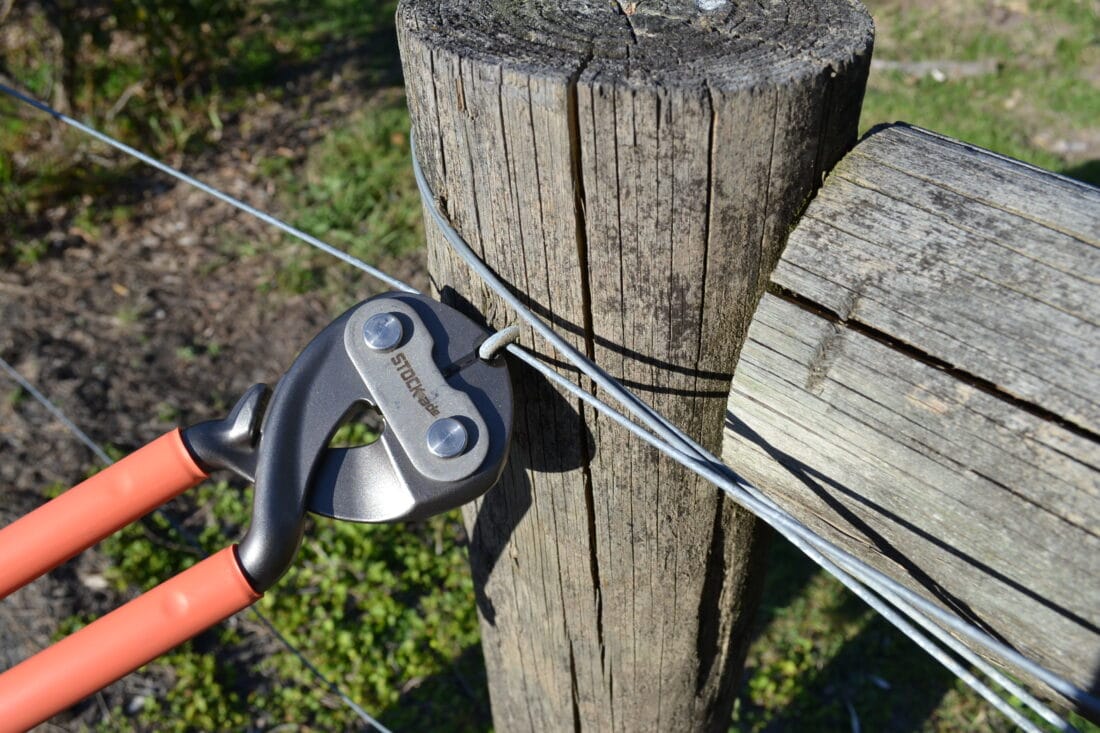 STOCKade A12506 Staple Puller custom shaped jaw