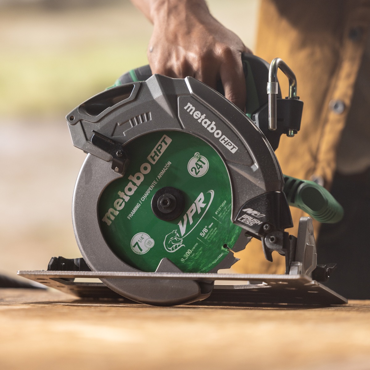 Metabo HPT C3607DB MultiVolt 36V 7-1/4” Circular Saw Kit ACTION 3