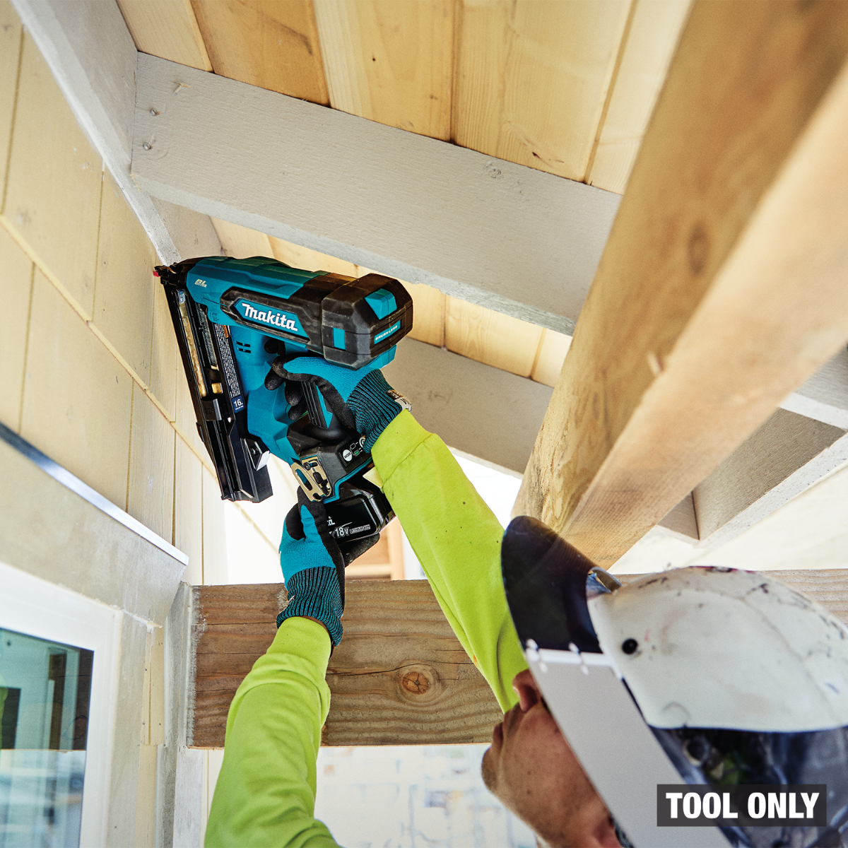 Makita XNB06Z 18V LXT Brush1less 16 Gauge Angled Finish Nailer exterior trim