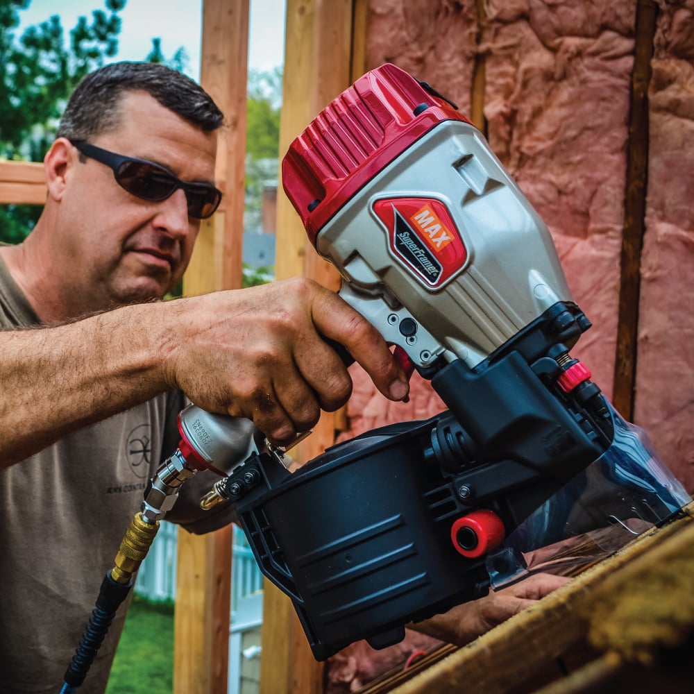 MAX CN890F3 SuperFramer Coil Framing Nailer in use 1