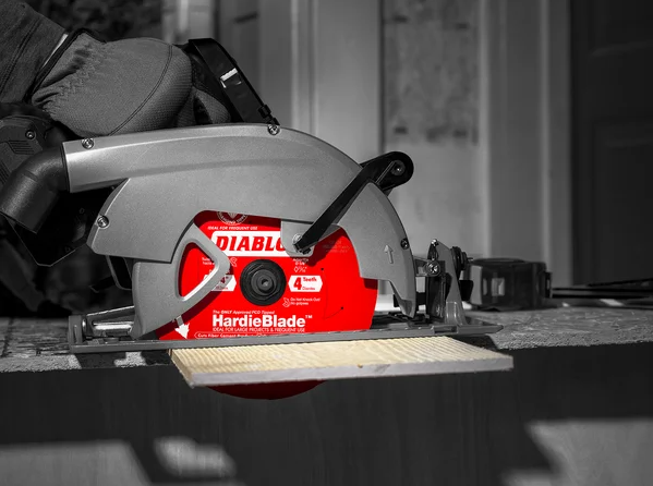 Diablo D0704DH 7-1/4" 4T Fiber Cement HardieBlade in use