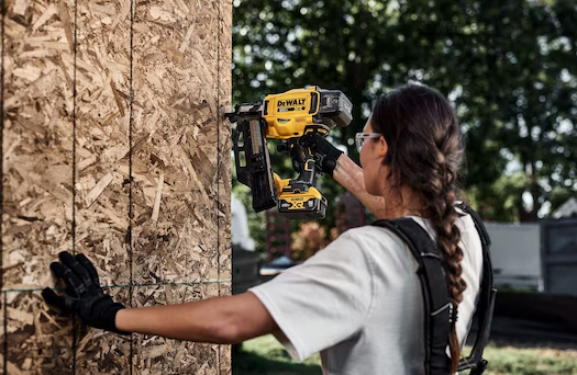 Dewalt DCN920B 20V MAX Cordless 21-Degree Framing Nailer framing and sheathing jobs