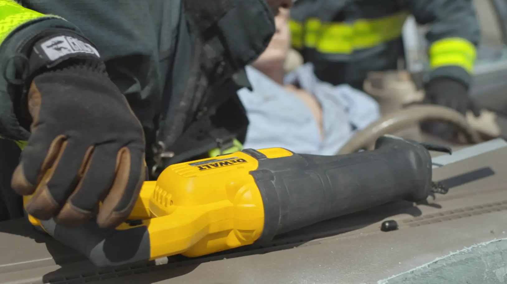 Dewalt DCS389B FLEXVOLT 60V MAX Brushless Cordless Reciprocating Saw in use