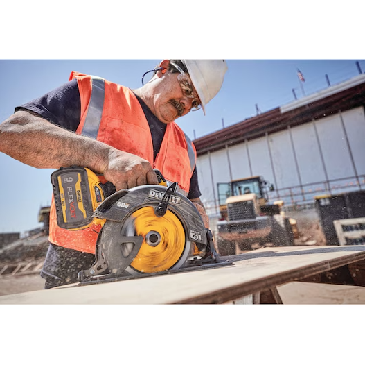 Dewalt DCS578X2 FLEXVOLT 60V MAX 7-1/4" Circular Saw w/ Electronic Brake construction jobsite