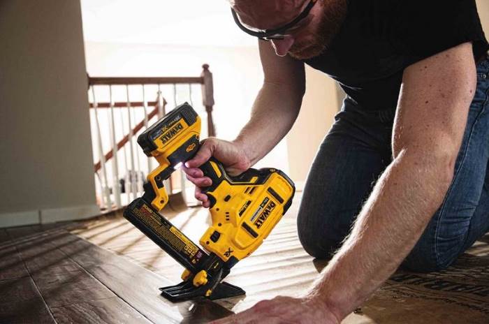 Dewalt DCN682B Floor Installation