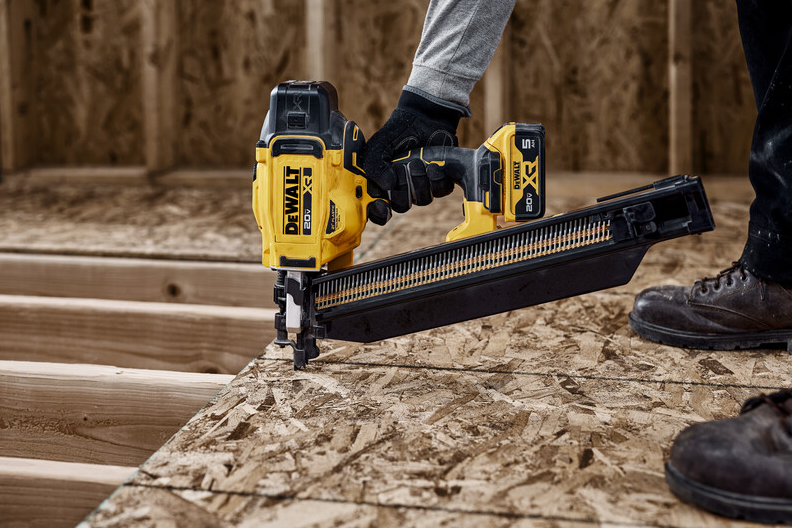 Dewalt DZN920 Cordless Framing Nailer Extended Magazine, 2" to 3-1/2" in use jobsite
