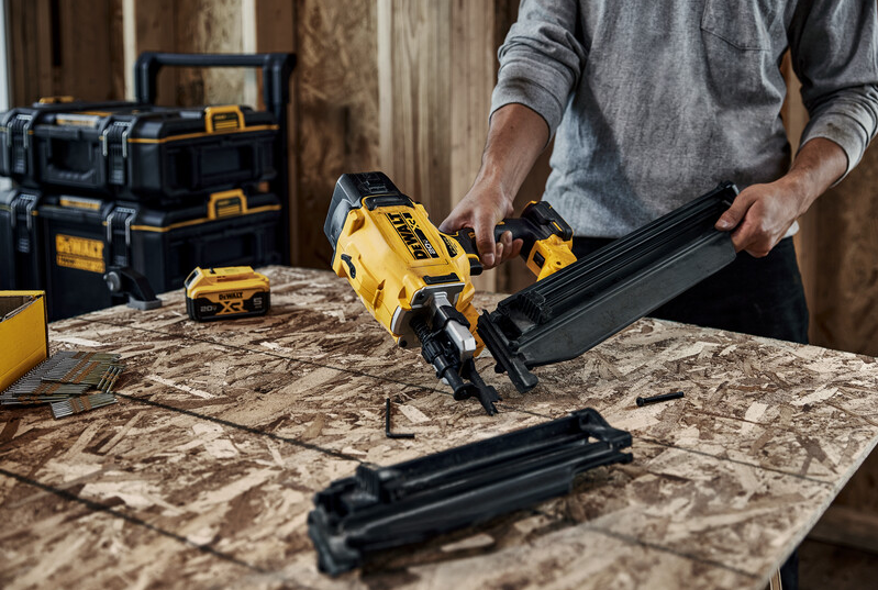 Dewalt DZN920 Cordless Framing Nailer Extended Magazine, 2" to 3-1/2" jobsite