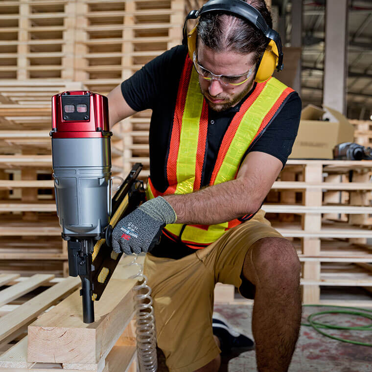 Everwin FSN160 Plastic Collated Strip Jumbo Nailer in use