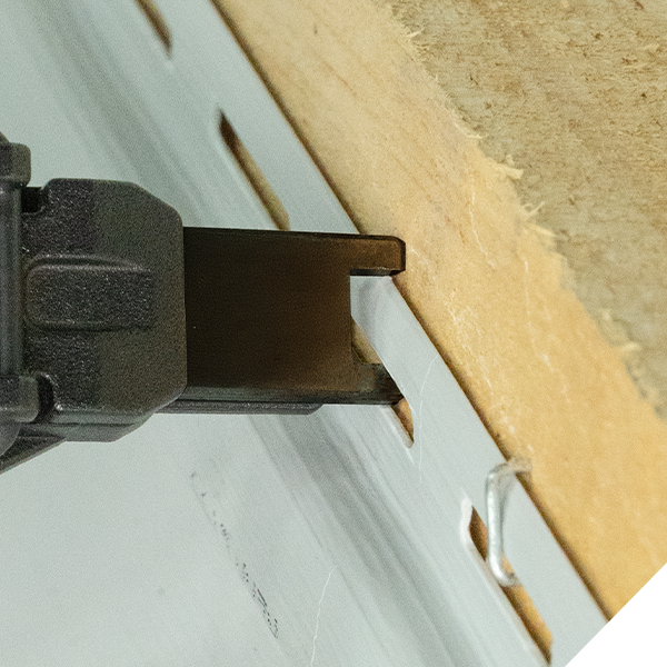Everwin FSN38V 16 and 17 Gauge Vinyl Siding Stapler in use
