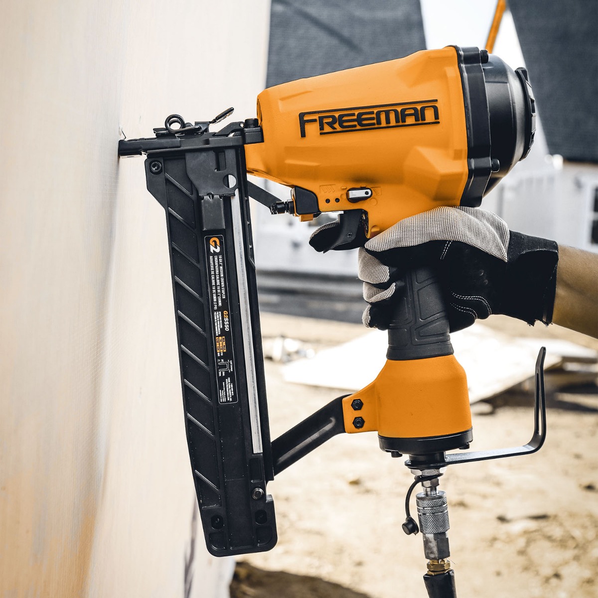 Freeman G2SS50 Pneumatic 16-Gauge Medium Crown Stapler in use
