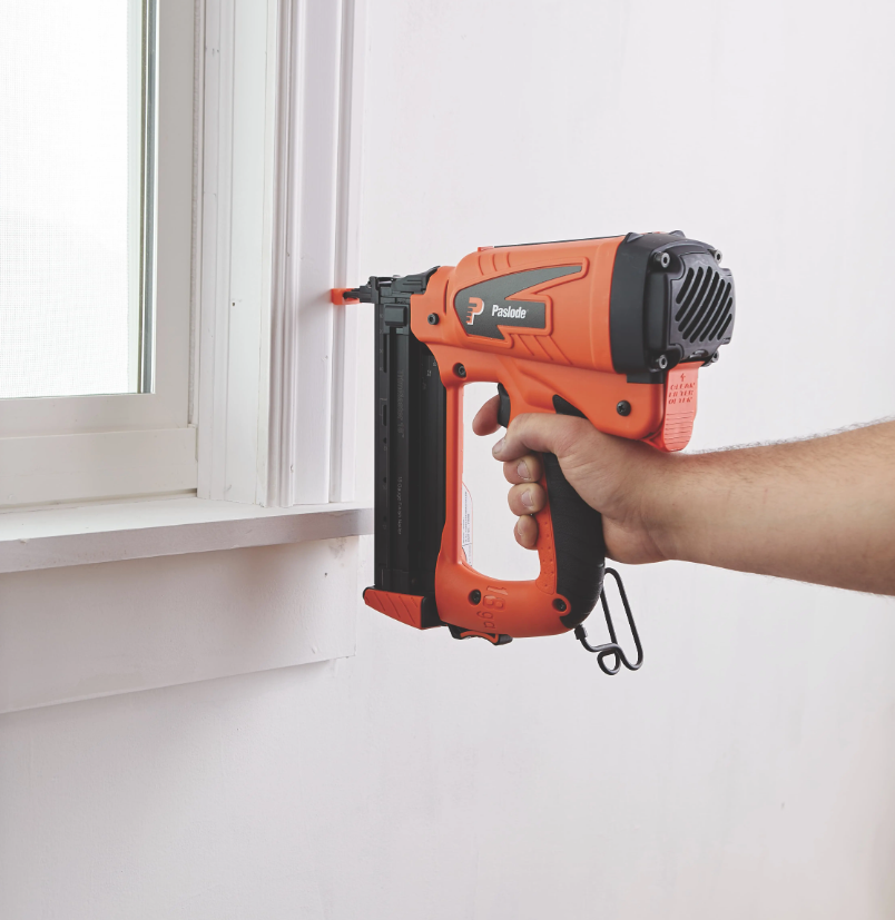 Paslode IM200-Li 18 Gauge Cordless Brad Nailer 918000 in use