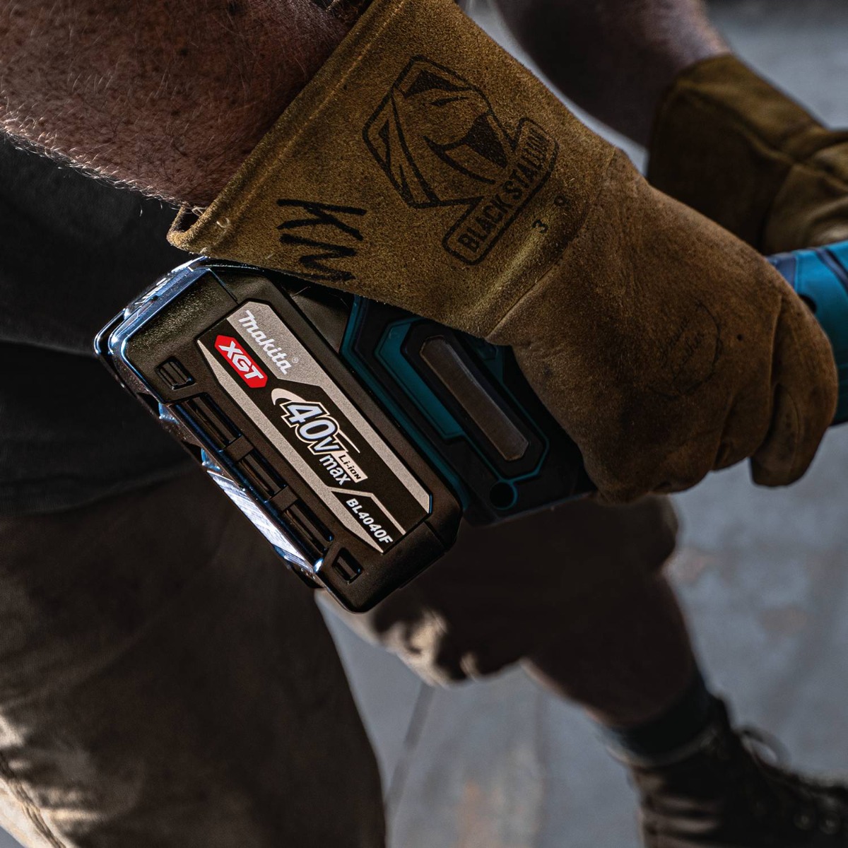 Makita BL4040F 40V MAX XGT 4.0 Ah High Power Li-Ion Battery in use 1