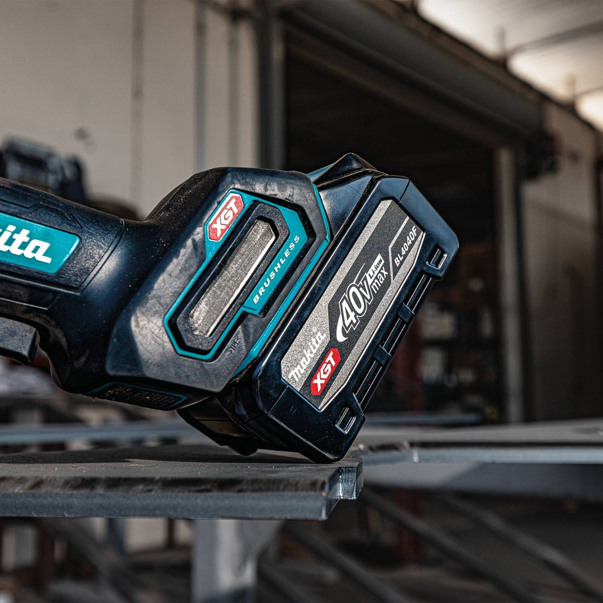 Makita BL4040F 40V MAX XGT 4.0 Ah High Power Li-Ion Battery beauty shot