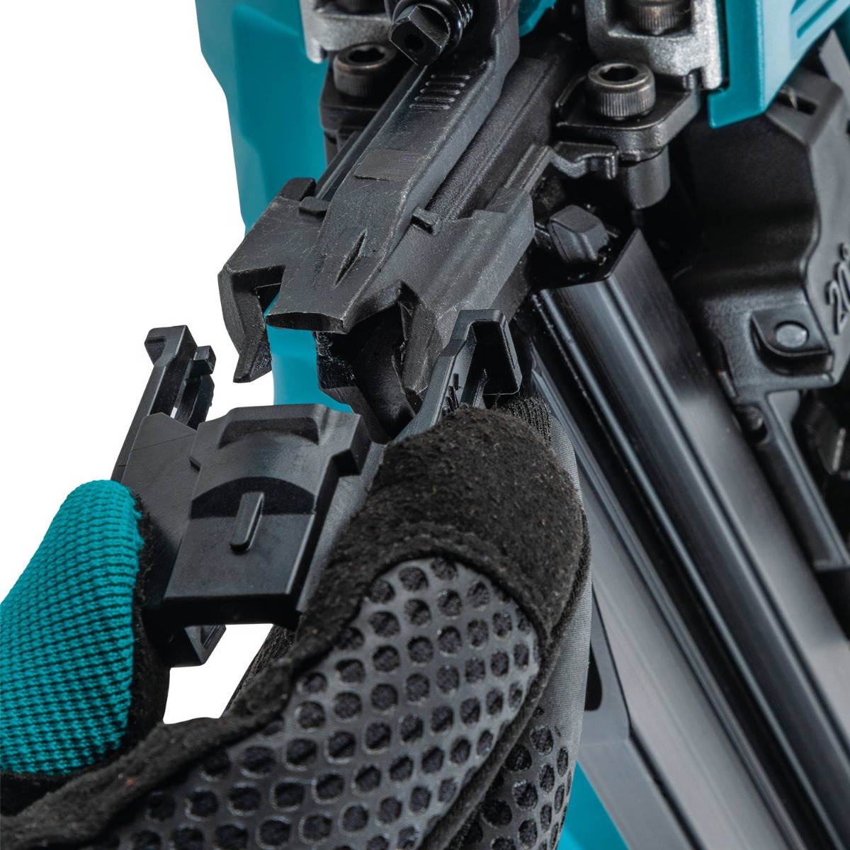 Makita XNB03Z 18V LXT Brushless 21-Degree Full Round Head Framing Nailer nose