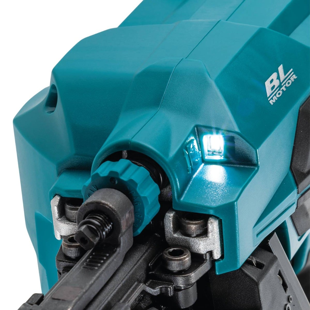Makita XNB03M1 18V LXT Brushless 21-Degree Full Round Head Framing Nailer work light