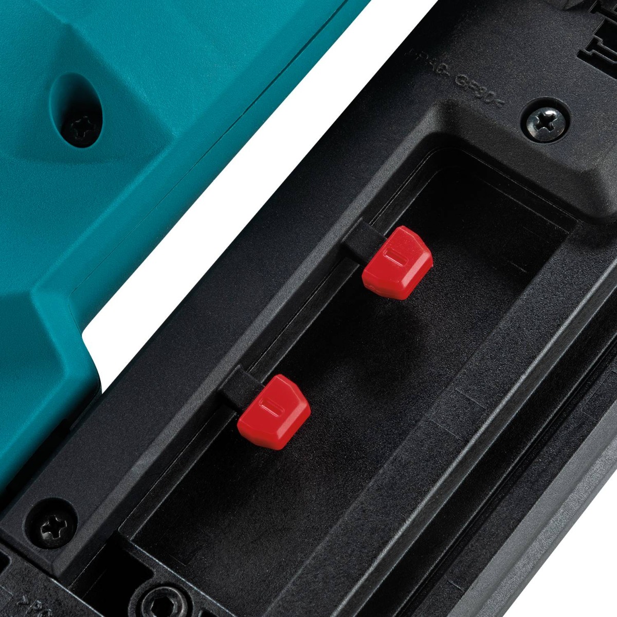 Makita XNB06Z 18V LXT Brush1less 16 Gauge Angled Finish Nailer tips and storage