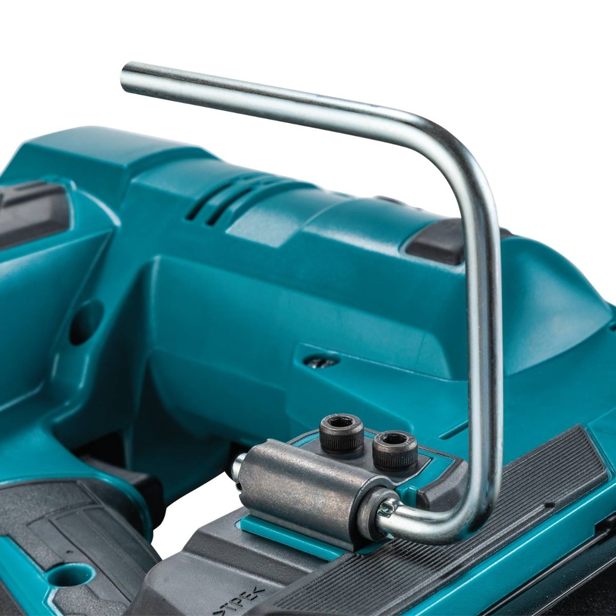 Makita XNB07M1 18V LXT Brushless 30-Degree Clipped Head Framing Nailer rafter hook