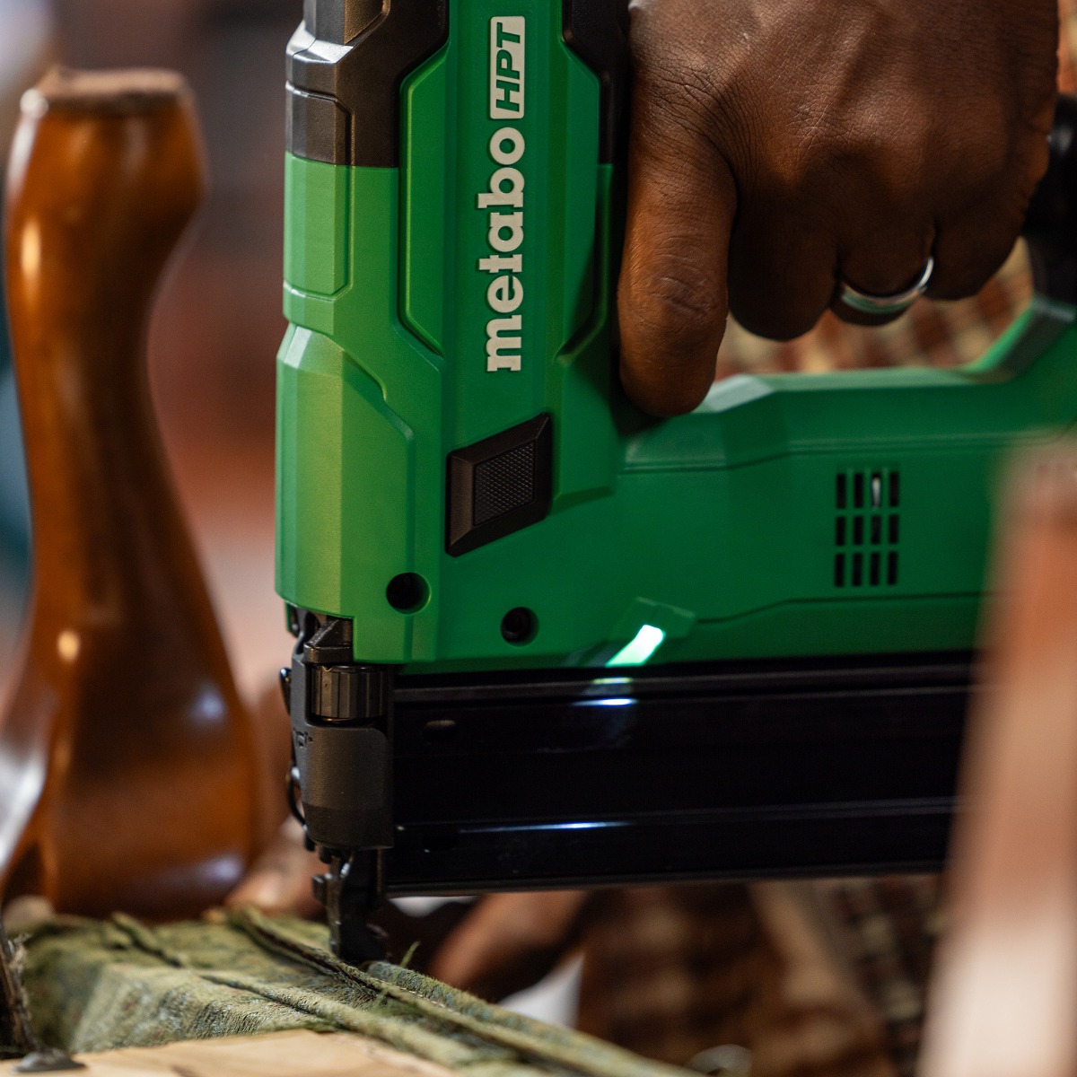 Metabo HPT N1804DBM 18V MultiVolt 18Ga Narrow Crown Stapler in use