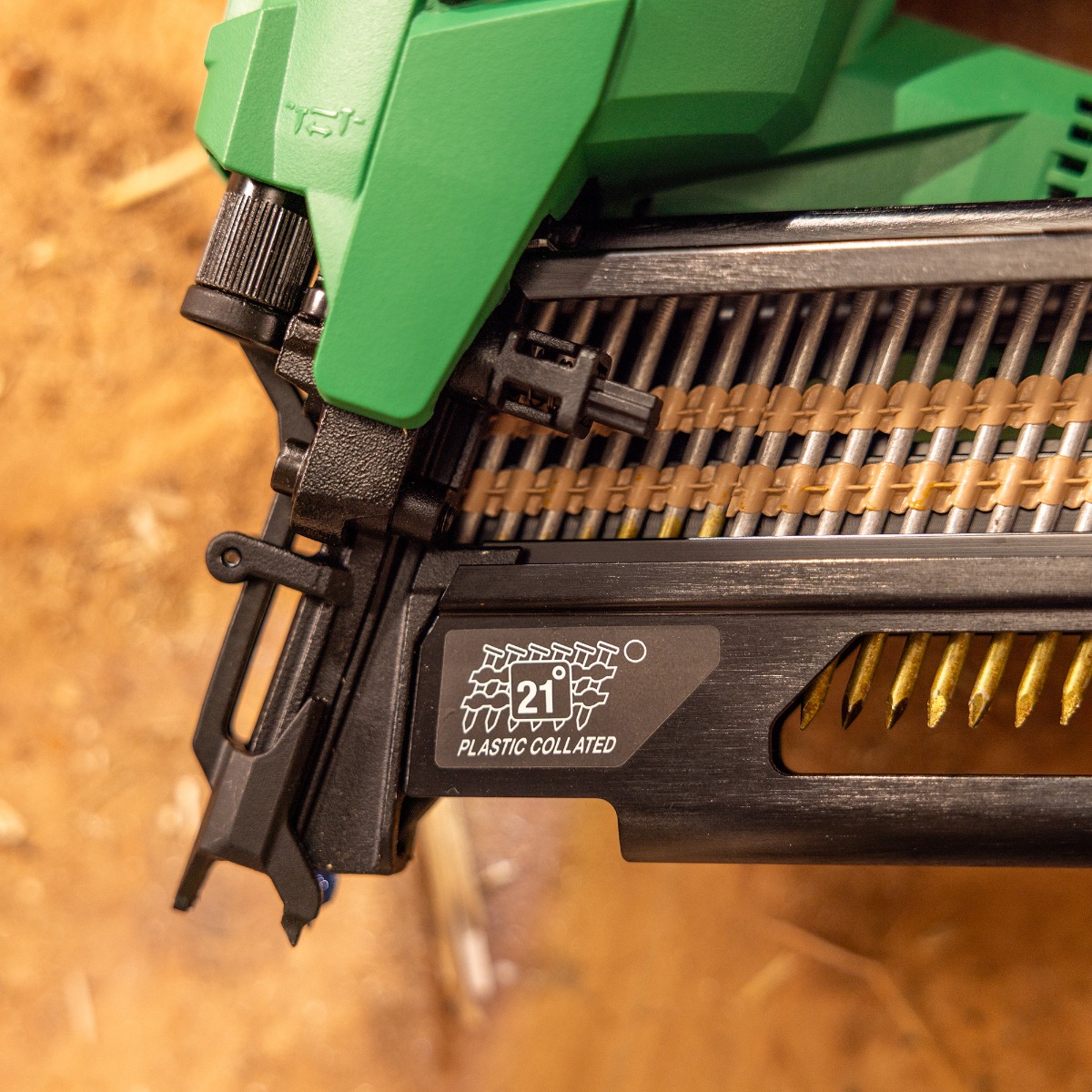 Metabo HPT NR1890DRA 18V MultiVolt Cordless Plastic Strip Framing Nailer with fasteners