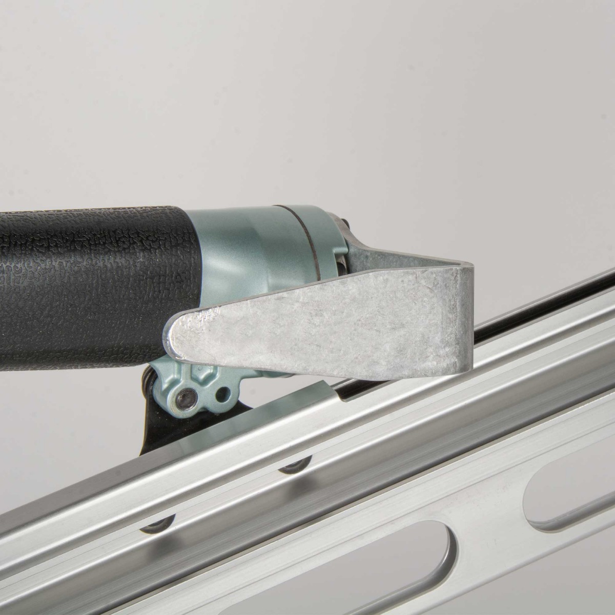 Metabo HPT NR83A5(S1)M 21-Degree Framing Nailer w/ Aluminum Magazine, 2"-3-1/4" belt rafter hook