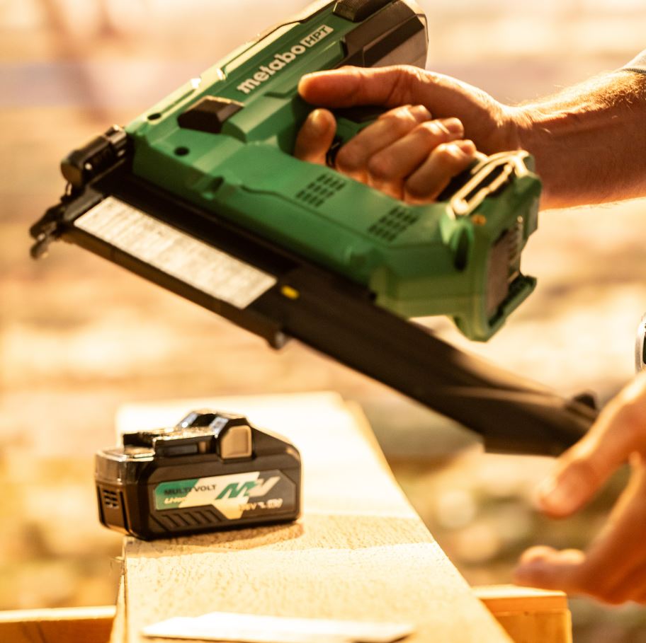 Metabo HPT NT1850DGM 18V Multivolt 18-Gauge Compact Brad Nailer w/ battery and charger kit pro contractor