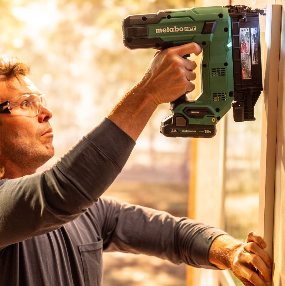 Metabo HPT NT1850DGM 18V Multivolt 18-Gauge Compact Brad Nailer w/ battery and charger kit in use jobsite