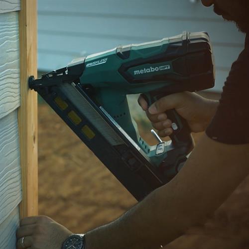 Metabo HPT NT1865DMASTM (Formerly Hitachi) Li-Ion 15 Gauge Angled Cordless Finish Nailer application