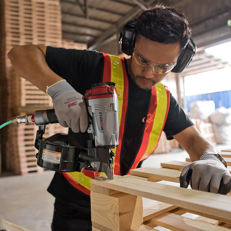 Everwin PN51B Industrial Pallet Coil Nailer, 1" - 2" jobsite