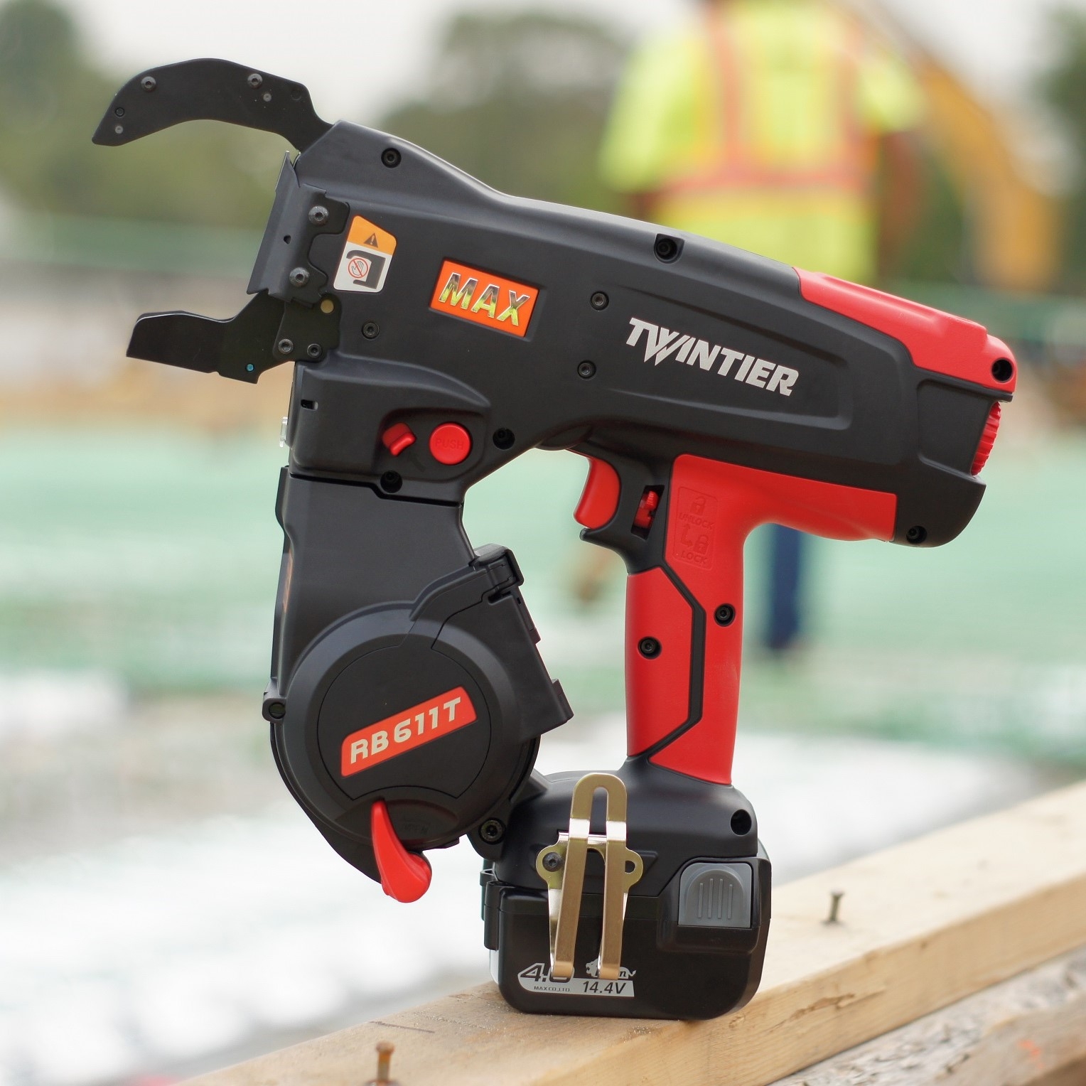 Max RB611T TwinTier Cordless Rebar Wire Tier Outside