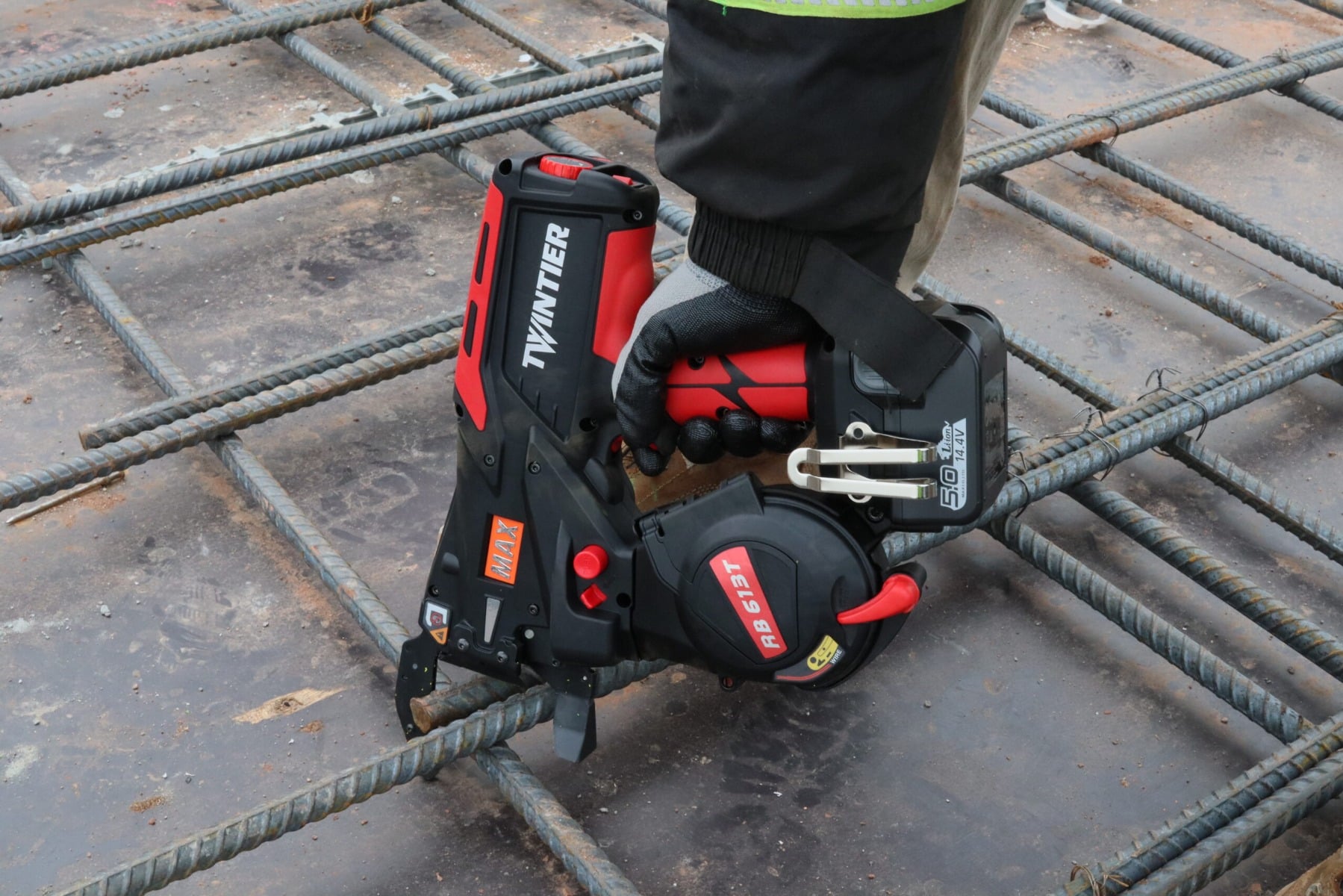 MAX RB613T TwinTier Cordless Rebar Tier