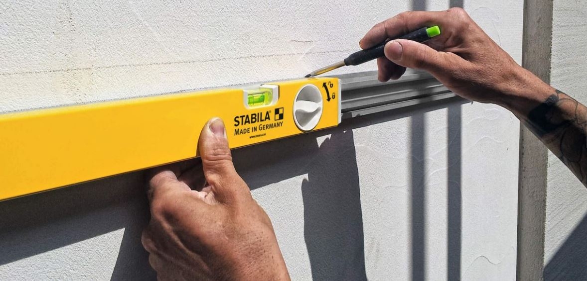 Stabila 29441 Type 80T Extendable Plate Level Close