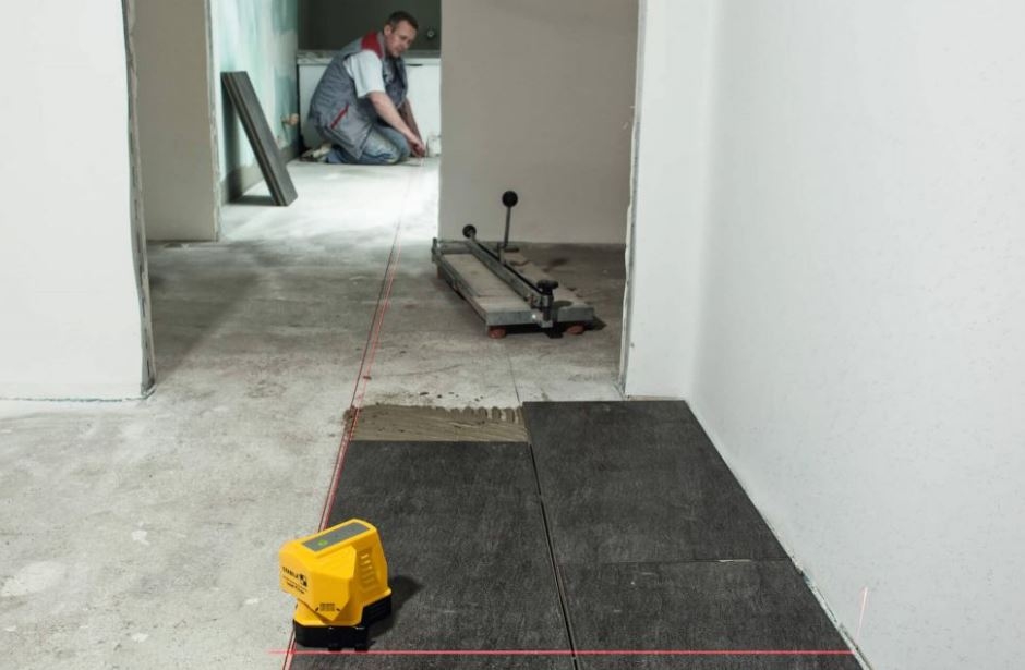 Stabila 04490 FLS90 Floor Line Laser Using