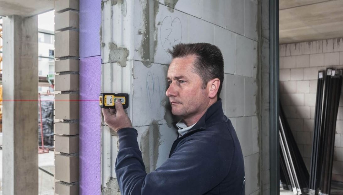 Stabila 06220 LD220 Laser Distance Measure Using