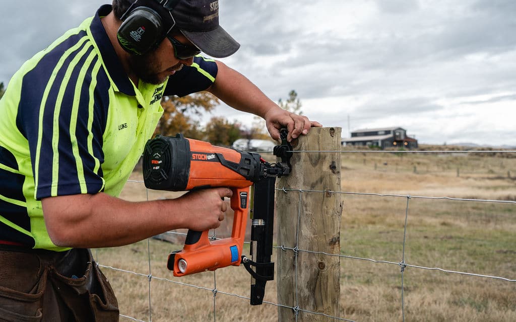 STOCKade ST400i Cordless Fencing Stapler fence installation