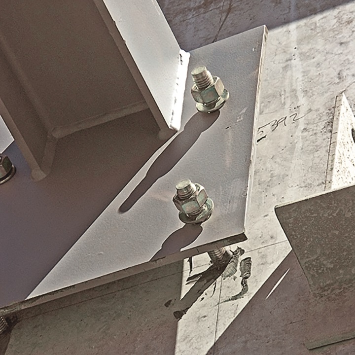 Aerosmith WA14214CC 1/4" x 2-1/4" Sure-Wedge Concrete Anchor installation