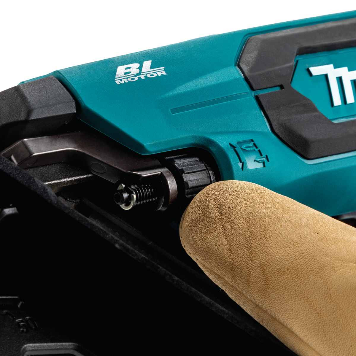 Makita XNB08Z 18V LXT Brushless 15 Gauge Angled Finish Nailer depth adjust