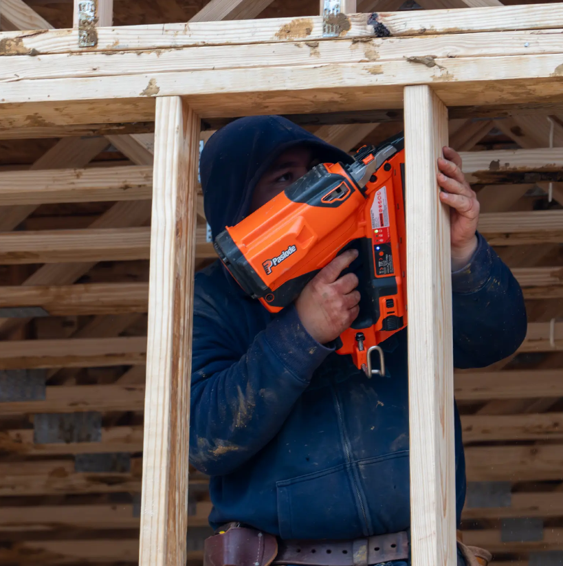 Paslode CF325XPRO24 Cordless XPro 30-Degree Framing Nailer professional contractor jobsite